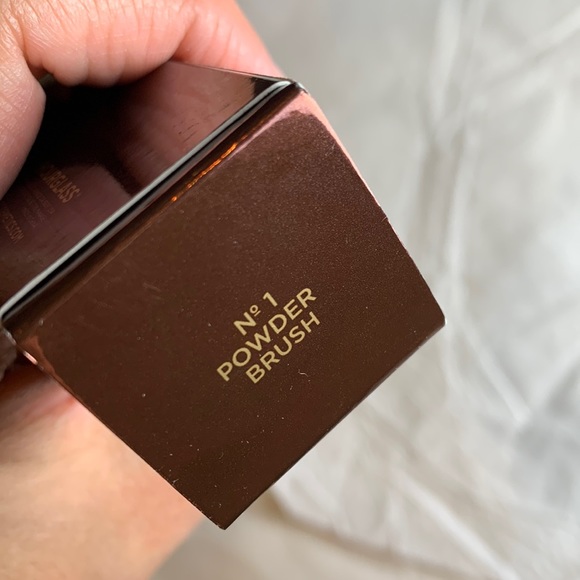 Hourglass No 1 Powder Brush - Picture 6 of 10